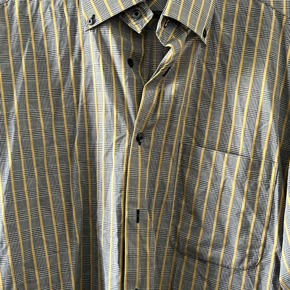 Umbria Men's Gray Shirt with Yellow Stripes